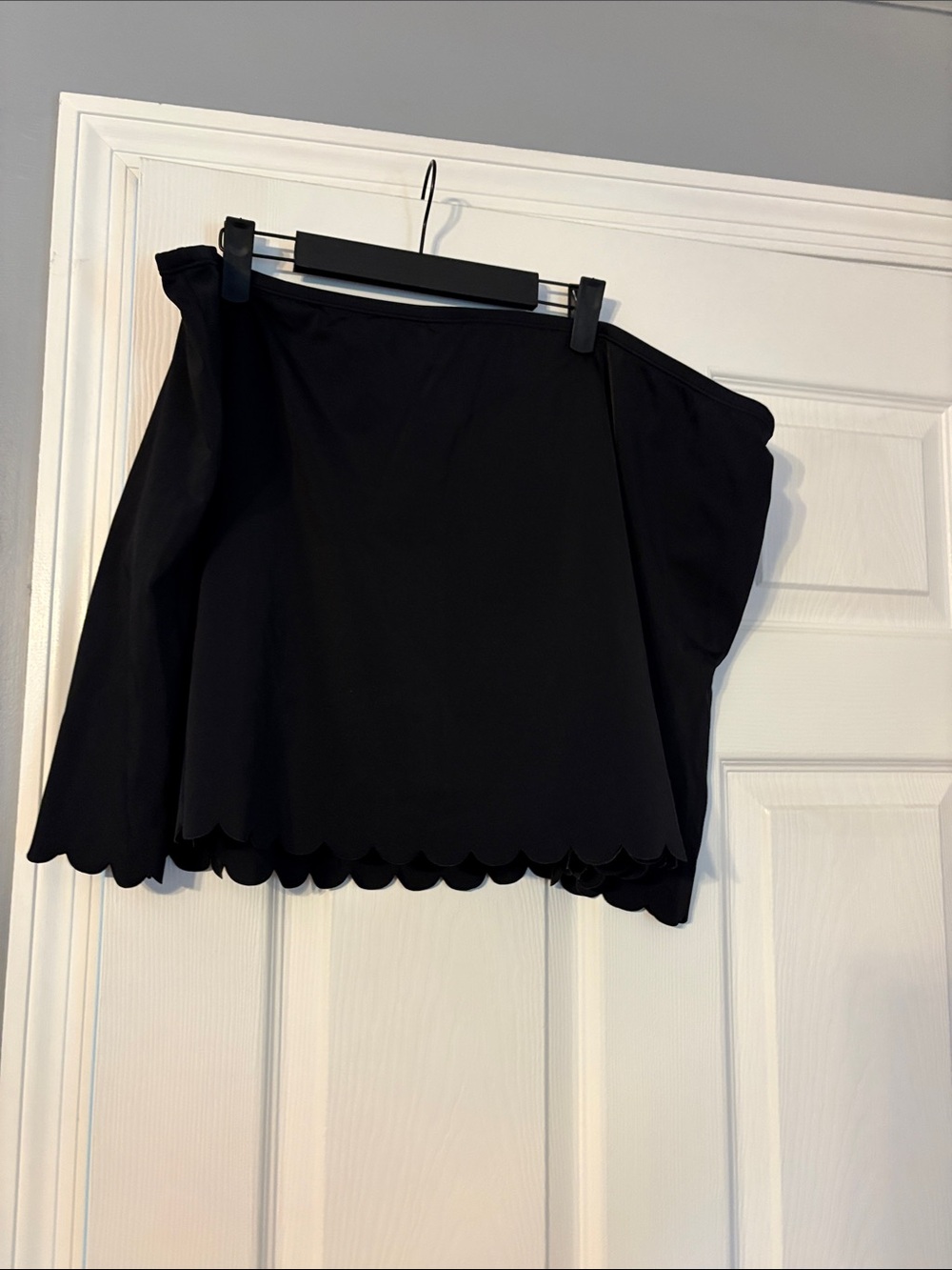 Scalloped-Hem Black swim skirt- 26W